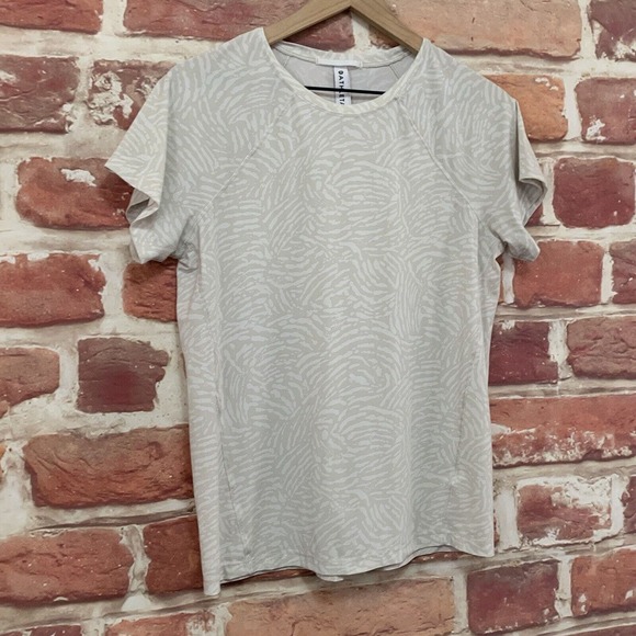 Athleta Workout Athletic Top Shirt Women's Small Tan White Abstract Gym Stretchy - Picture 2 of 9